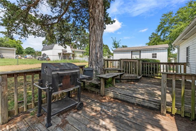 10245 Northlake Circle, Kemp, TX 75143