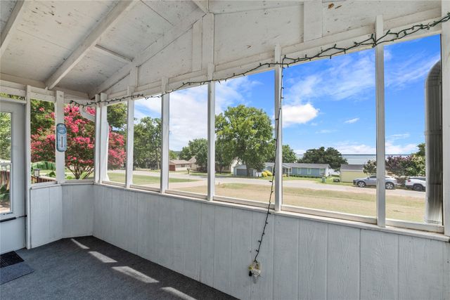 10245 Northlake Circle, Kemp, TX 75143