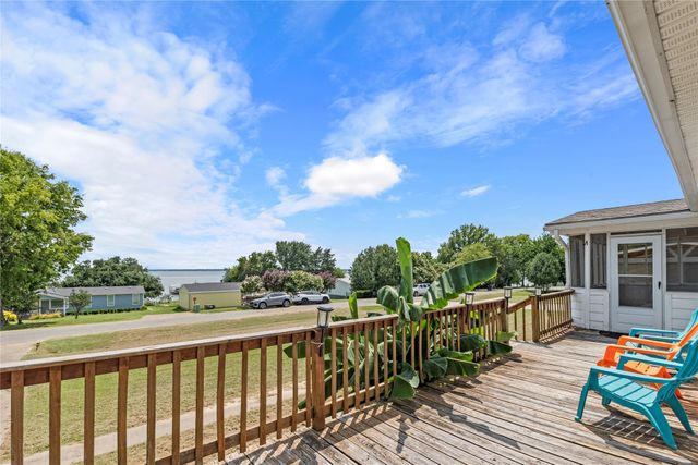 10245 Northlake Circle, Kemp, TX 75143