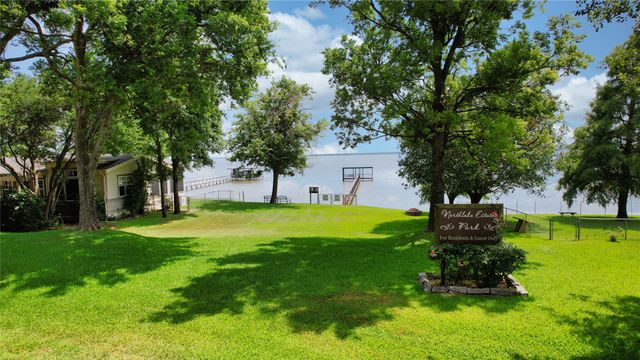 10245 Northlake Circle, Kemp, TX 75143