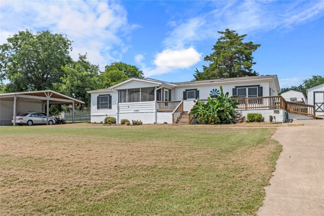 10245 Northlake Circle, Kemp, TX 75143