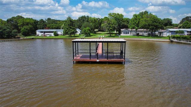 10245 Northlake Circle, Kemp, TX 75143
