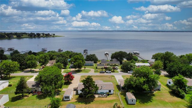 10245 Northlake Circle, Kemp, TX 75143