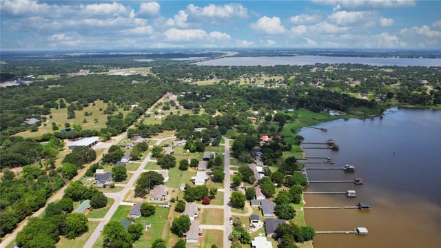 10245 Northlake Circle, Kemp, TX 75143