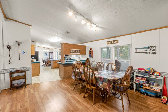 10245 Northlake Circle, Kemp, TX 75143