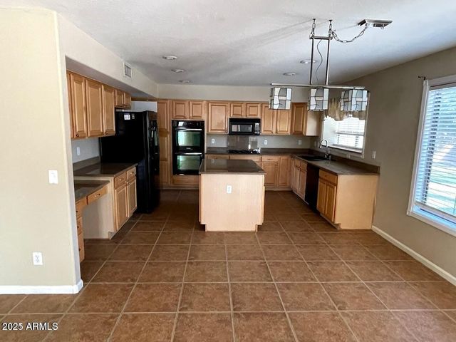 3235 E DEVONSHIRE Court, Gilbert, AZ 85297