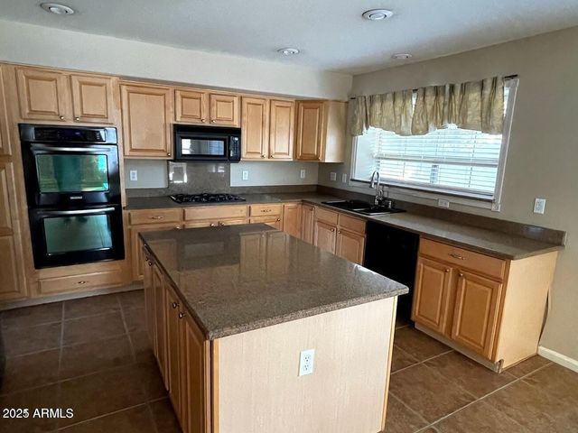 3235 E DEVONSHIRE Court, Gilbert, AZ 85297