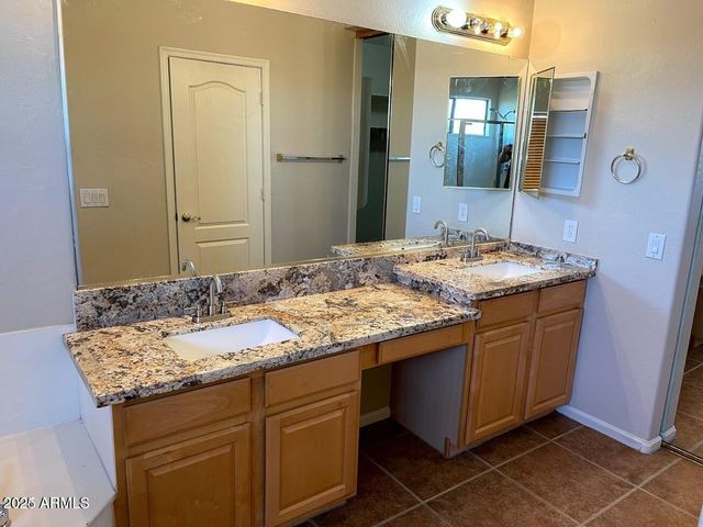 3235 E DEVONSHIRE Court, Gilbert, AZ 85297