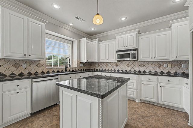 5503 Bent Tree Drive, Rogers, AR 72758