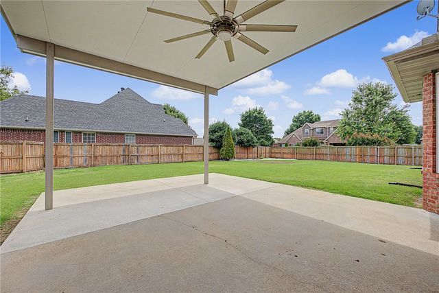 5503 Bent Tree Drive, Rogers, AR 72758