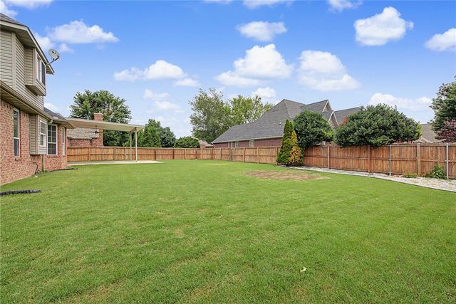 5503 Bent Tree Drive, Rogers, AR 72758