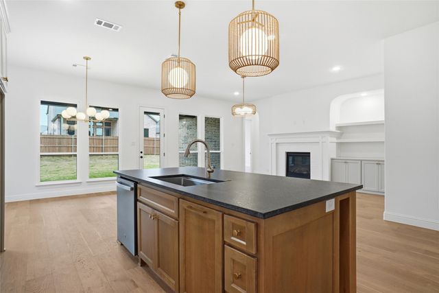 409 Kestrel Court, Aledo, TX 76008