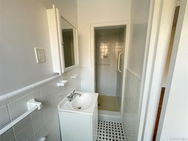 141 E Hartsdale Avenue 2A, Hartsdale, NY 10530