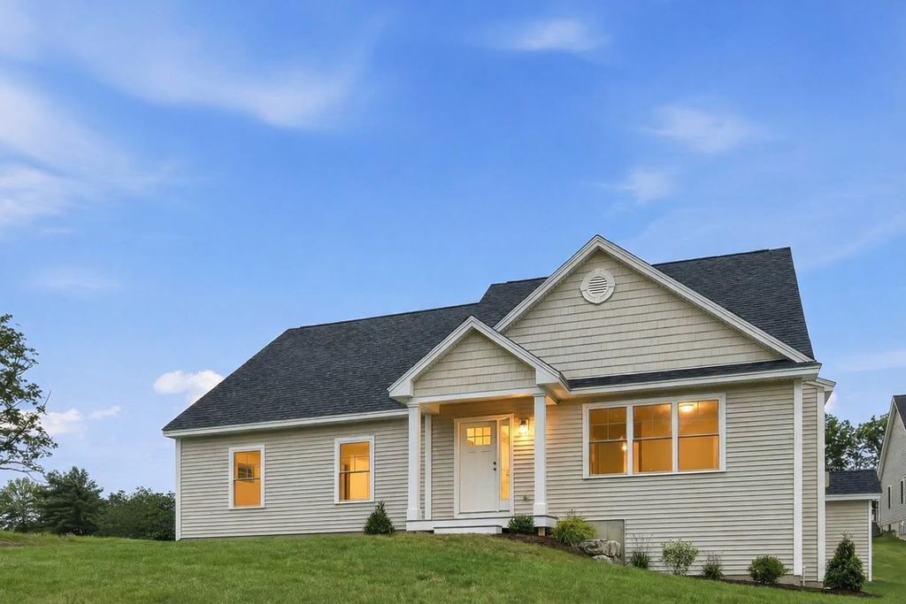 10 Juliana Avenue, Nashua, NH 03064