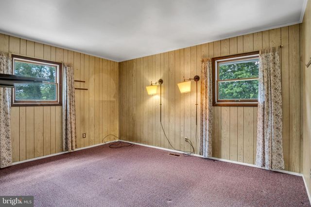 911 S PROGRESS AVE, Harrisburg, PA 17111