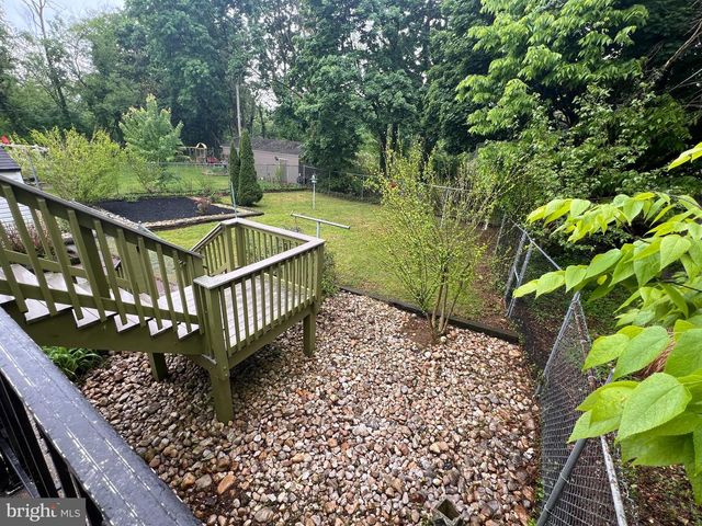 911 S PROGRESS AVE, Harrisburg, PA 17111