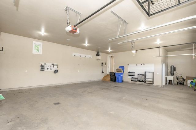 2791 Samuel Drive S, Fargo, ND 58104