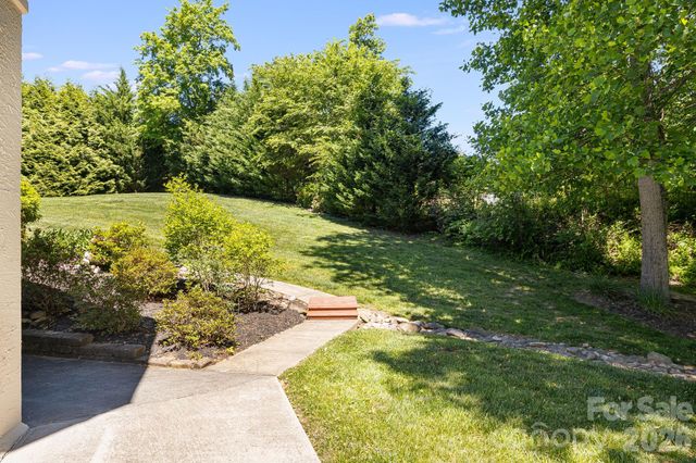 2 Sterling Run Drive, Fletcher, NC 28732
