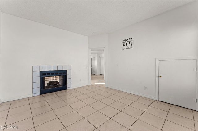 6673 Silver Penny Avenue, Las Vegas, NV 89108