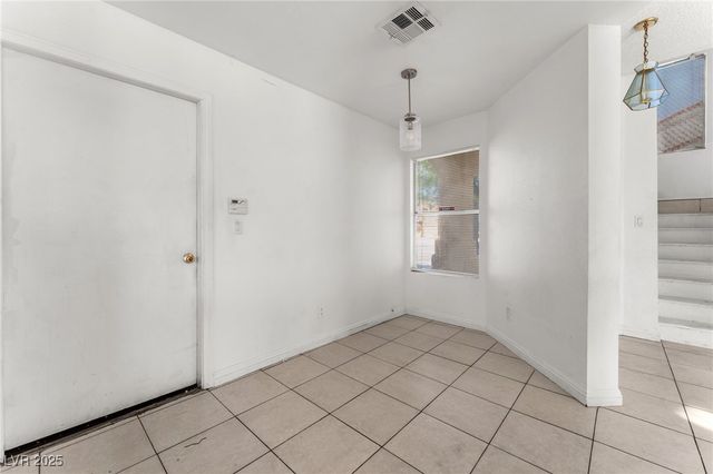 6673 Silver Penny Avenue, Las Vegas, NV 89108