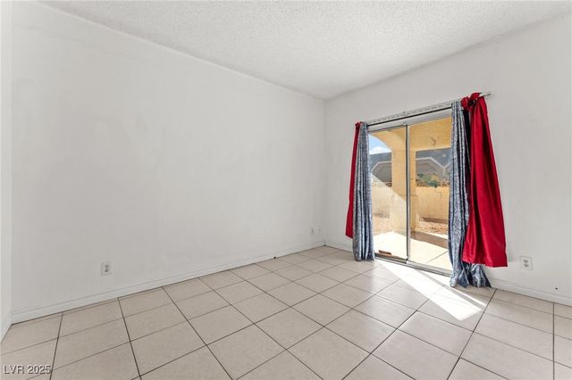 6673 Silver Penny Avenue, Las Vegas, NV 89108