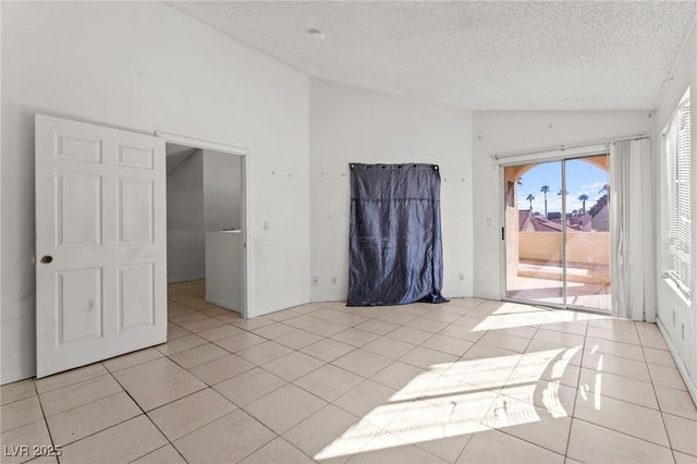 6673 Silver Penny Avenue, Las Vegas, NV 89108