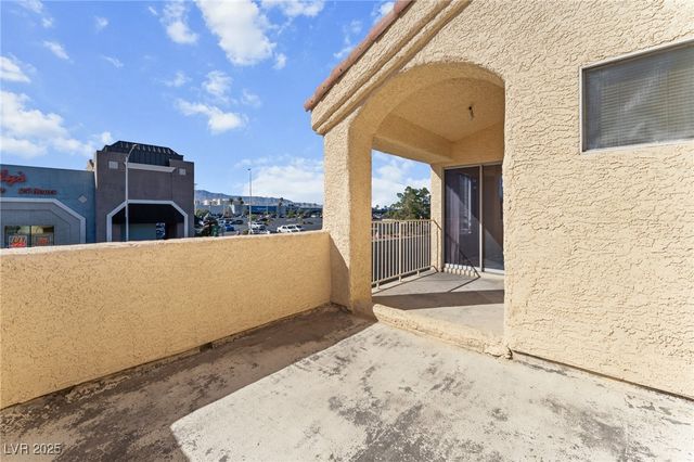 6673 Silver Penny Avenue, Las Vegas, NV 89108