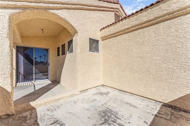 6673 Silver Penny Avenue, Las Vegas, NV 89108
