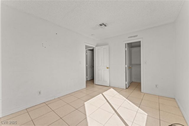 6673 Silver Penny Avenue, Las Vegas, NV 89108