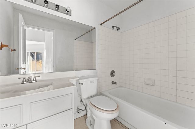 6673 Silver Penny Avenue, Las Vegas, NV 89108