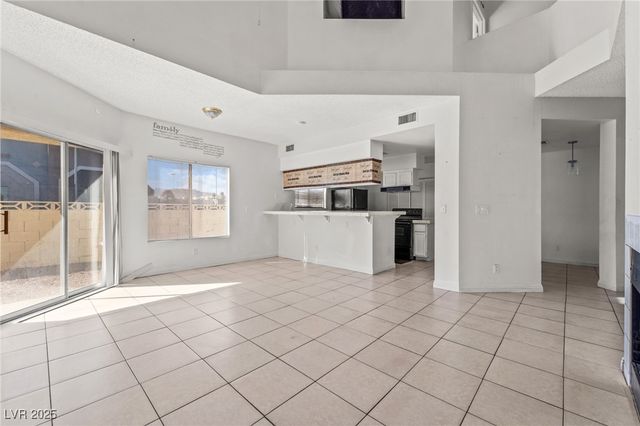 6673 Silver Penny Avenue, Las Vegas, NV 89108