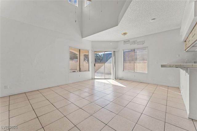 6673 Silver Penny Avenue, Las Vegas, NV 89108