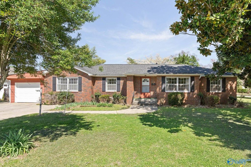 1215 Hermitage Avenue SE, Huntsville, AL 35801