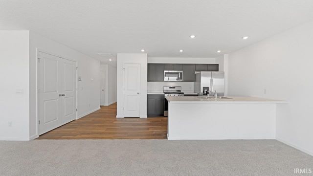 955 Rookery Way, New Haven, IN 46774