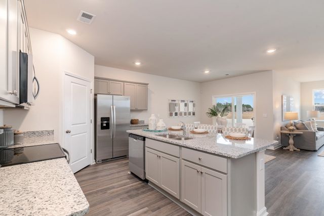 1321 Parkside Ct, Conway, SC 29527