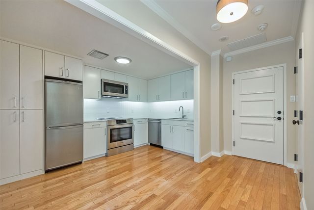 6211 W Northwest Highway G509, Dallas, TX 75225
