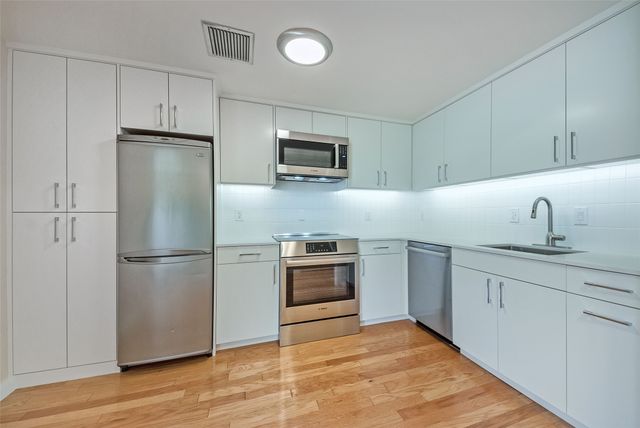 6211 W Northwest Highway G509, Dallas, TX 75225