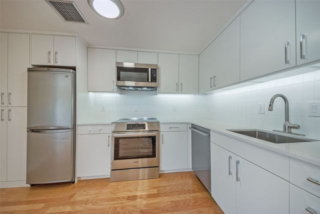 6211 W Northwest Highway G509, Dallas, TX 75225