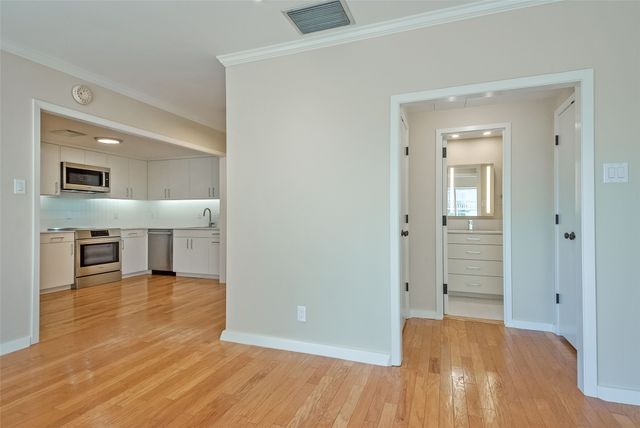 6211 W Northwest Highway G509, Dallas, TX 75225
