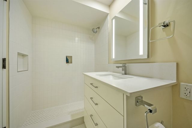 6211 W Northwest Highway G509, Dallas, TX 75225