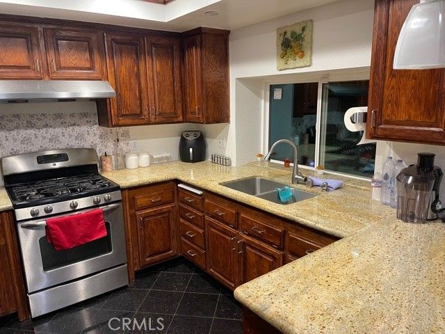 7708 Oakdale Avenue, Winnetka, CA 91306