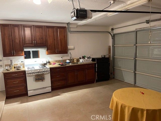 7708 Oakdale Avenue, Winnetka, CA 91306