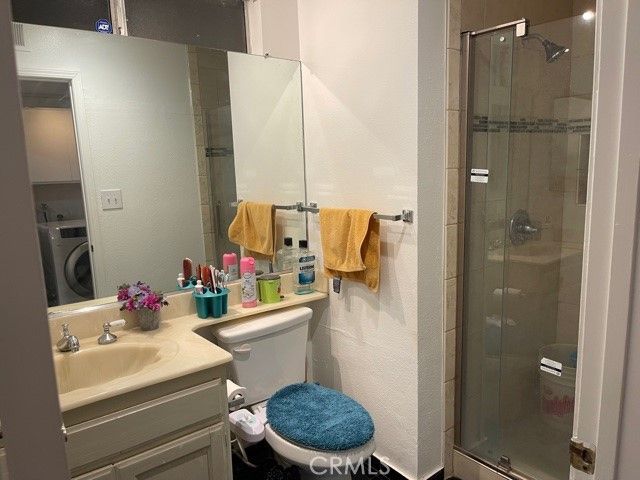 7708 Oakdale Avenue, Winnetka, CA 91306