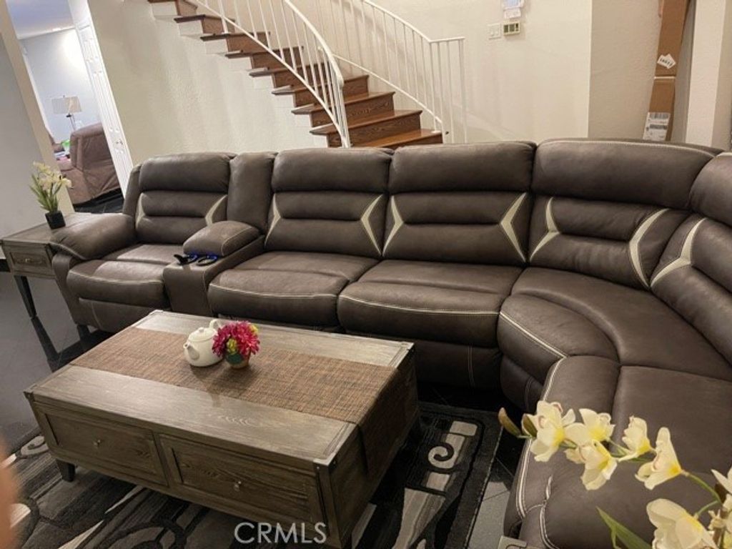 7708 Oakdale Avenue, Winnetka, CA 91306