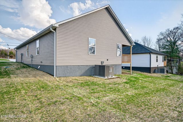 1151 Cook Rd, Crossville, TN 38555