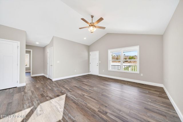 1151 Cook Rd, Crossville, TN 38555