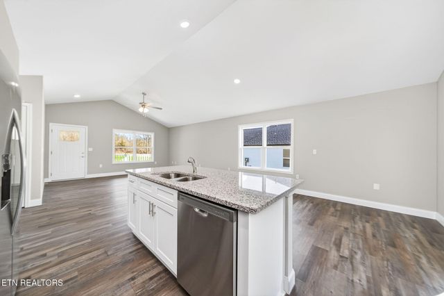 1151 Cook Rd, Crossville, TN 38555