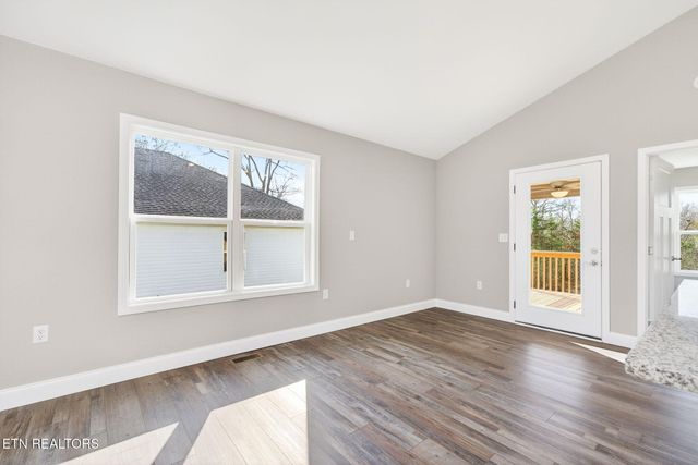 1151 Cook Rd, Crossville, TN 38555