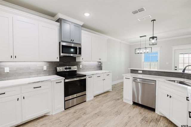 11051 Happy Acres, Tyler, TX 75706