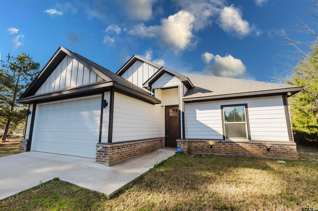 11051 Happy Acres, Tyler, TX 75706